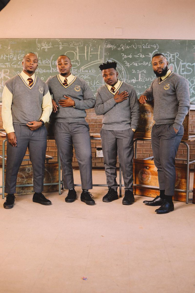 casspernyovest's tweet photo. Class of 2019.

#SkhaftinMusicVideo OUT NOW 🚨

// .@MAJORLEAGUEDJZ @FOCALISTIC 

Click here to watch video: https://t.co/eDmPtJaPNC https://t.co/1X71Iu3Qqj