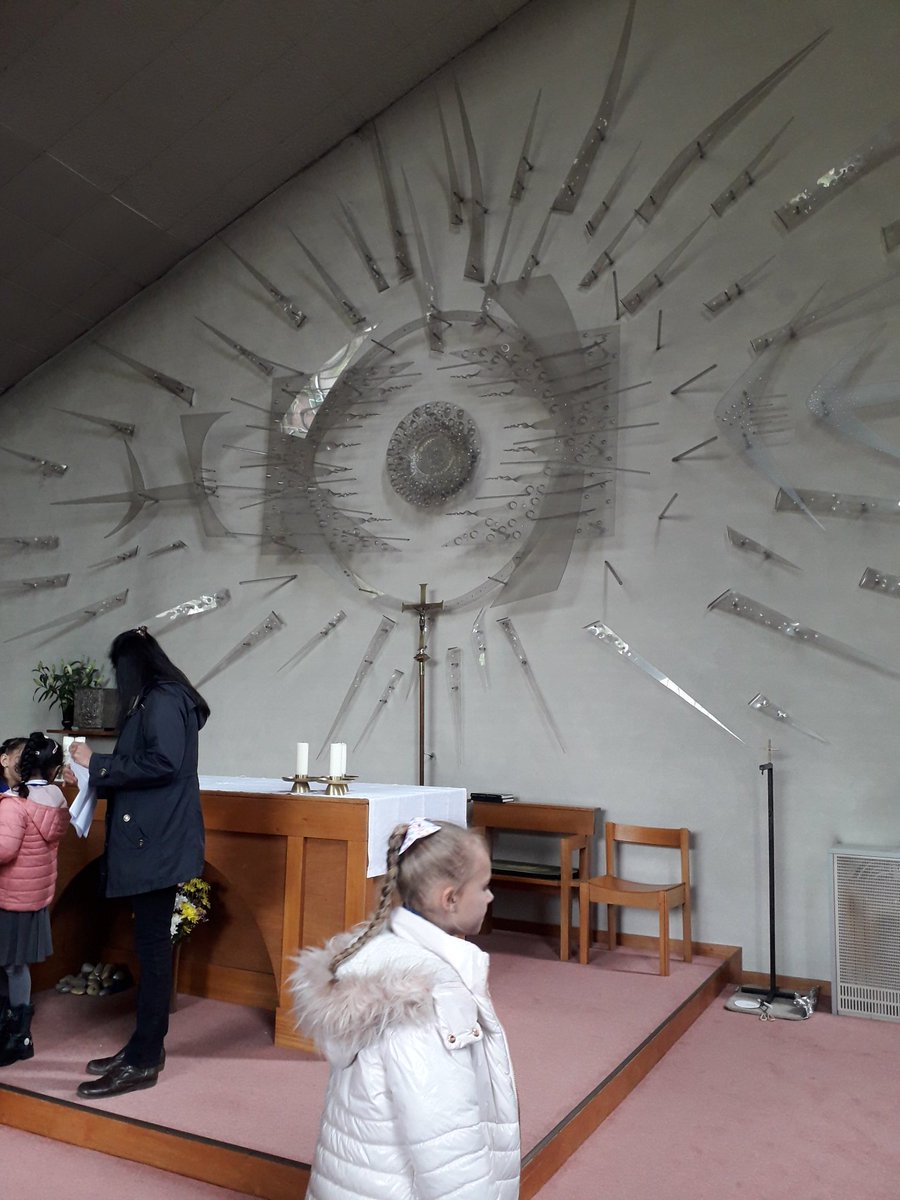 Rowlatts_TMET's tweet photo. Year 1 had a lovely time at St Chads Church this afternoon. Thanks to Deacon Claire for sharing her church with us. #rhre #community https://t.co/OWK3SldnLJ