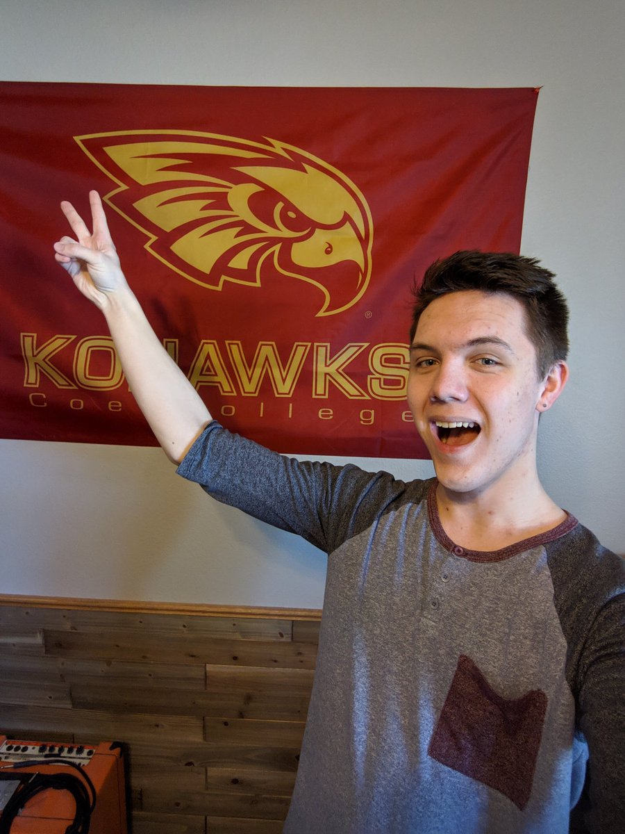 CoeCollege's tweet photo. Show us your #KohawkPride, Class of 2023!
Submit your enrollment fee at https://t.co/9sugWo5tgY to receive your flag. Use #KohawkPride when sharing selfies with your Coe flag and you'll be entered to win a Coe swag bag.
(Be sure to make your post public so we can see it.) https://t.co/m9PPEJMih3