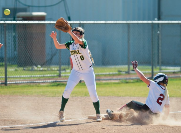 J_Andrade_'s tweet photo. Key player to watch: Whitney Payton, a senior who starts at third base.

Payton, who is batting .356 this spring, has yet to strikeout this spring. That's ZERO strikeouts all season. The senior finds a way to get in scoring position. She's second on the team with 21 runs scored. https://t.co/7Mdosm1XFi