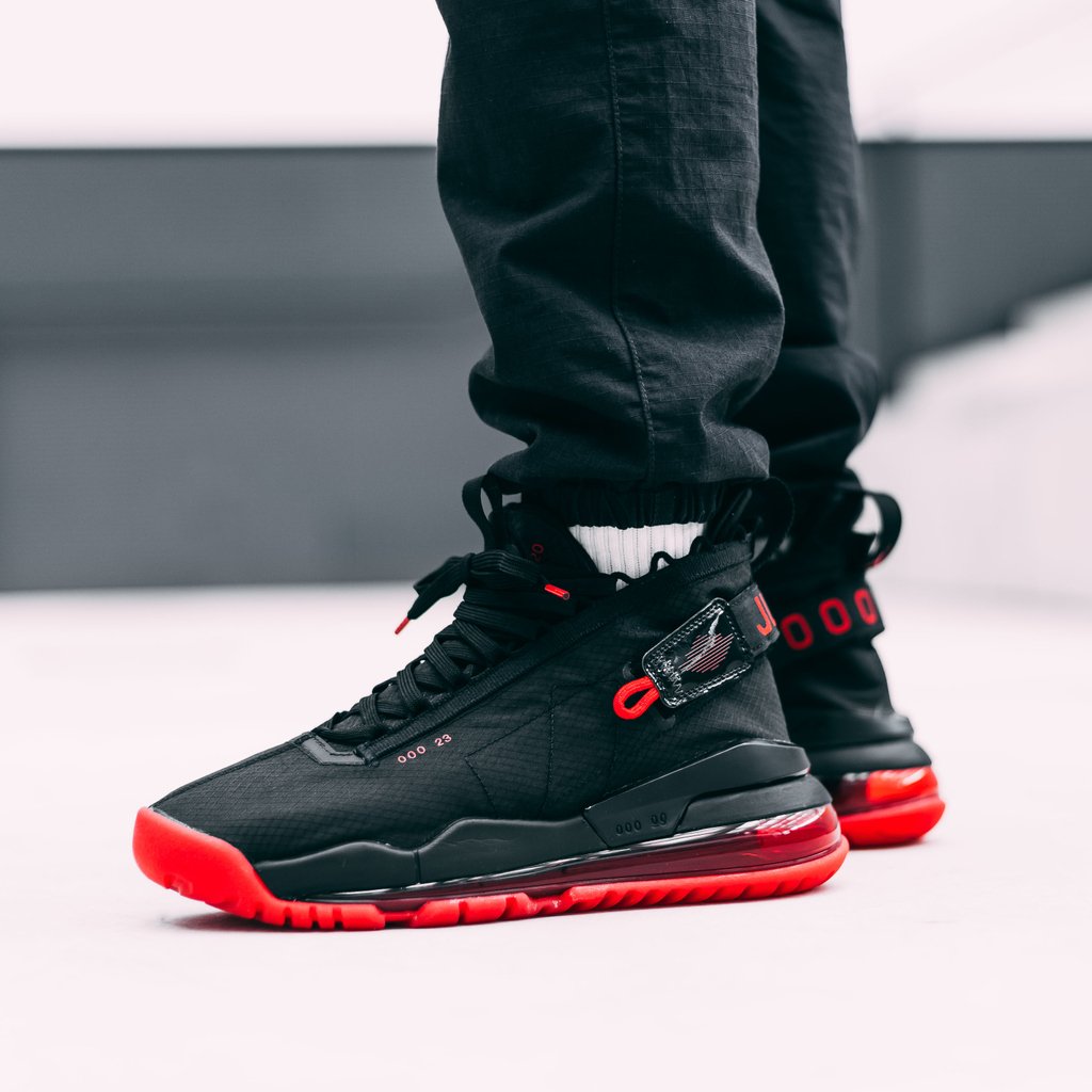 AFEWSTORE's tweet photo. "Air Jordan Proto-Max 720" •Bred• | Now Live @afewstore | Shop Link: https://t.co/GD1V8GQP8d
#airjordan #jordanprotomax720 #jumpman https://t.co/kYXX2Qc06l