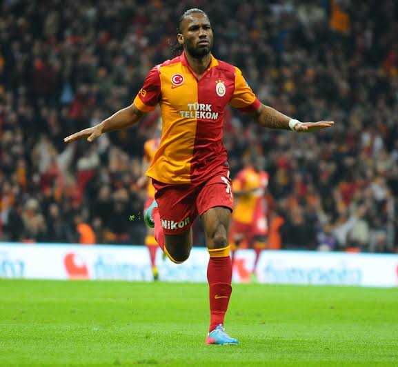 UnutulmazSL's tweet photo. Didier Drogba

Uyruk: Fildişi Sahili 🇨🇮
Pozisyon: Forvet
Süper Lig Kulübü: Galatasaray
Süreç: 2013-2014

Süper Lig İstatistikleri:
Maç: 37
Gol:   15

#Drogba #Galatasaray #Cimbom #SarıKırmızı #Retro #SüperLig #Maç #Futbol #Salı #30Nisan https://t.co/yVFV49mSJ7