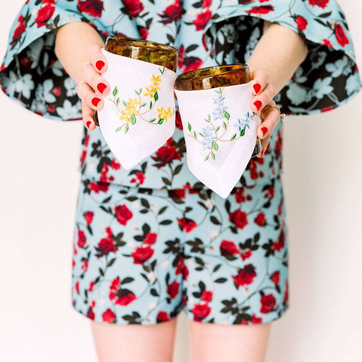 A toast to Tuesday with two of our favorite florals! Shop our marigold or blue floral vine via shoplettermade.com/cocktail-napki…! 🌼 #shoplettermade #embroidered #linens #florals #botanicals #springfling #flowerpower #cocktailnapkins | 📷 @laceyirvinglifestyle