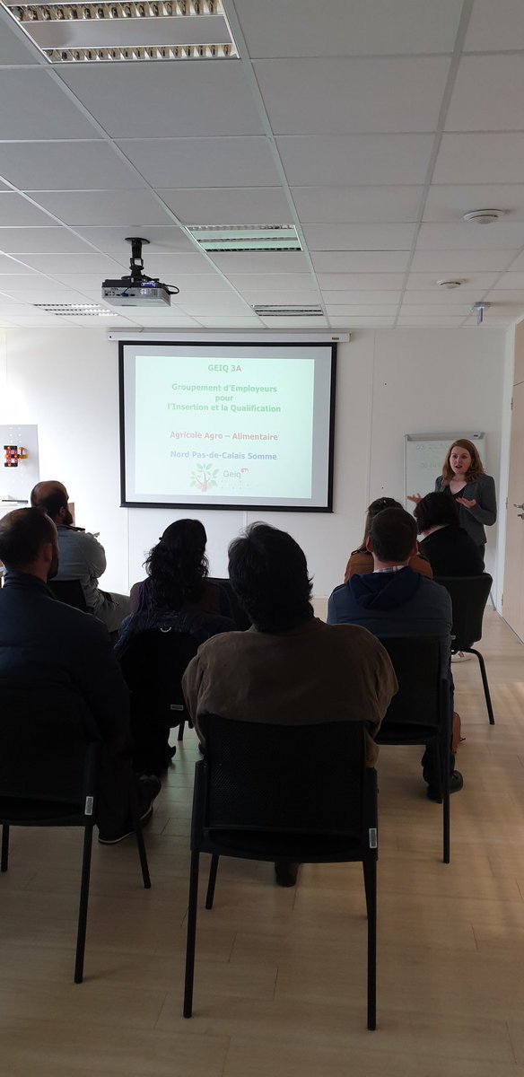AdillRs's tweet photo. #AvecPoleEmploi, #AmiensDury, #CavaSphere, Succès de l'opération #CavaSphere sur les métiers Agricoles avec le #GEIQ3A cette après-midi au pôle emploi #AmiensDury. Avec 4 candidats sélectionnés par Mme Carnel du GEIQ 3A. Bravo à toute l'équipe.😉😉😉 https://t.co/UZAuMRLVNO
