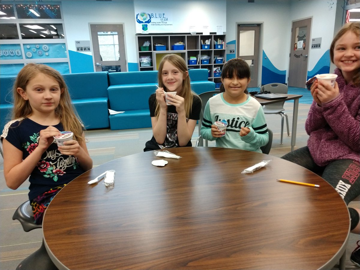 karenebowman's tweet image. Thanks @HilandDairy for the yogurt! @FremontSPS #MAPtest #MAPsnacks