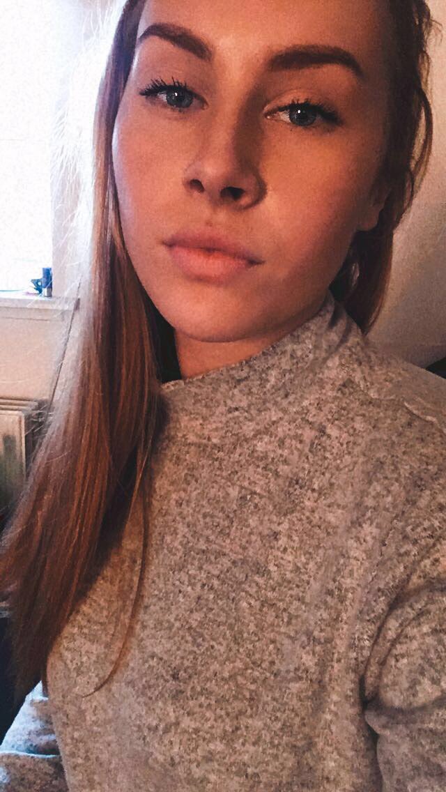 KatjaScharff's tweet photo. Happy tuesday everyone 🥰 hope the twins video can make my day 😬 because damn it feels like Monday 😓 #dolantwintuesday #tuesdayselfies @GraysonDolan @EthanDolan https://t.co/NIGoTd2oUD