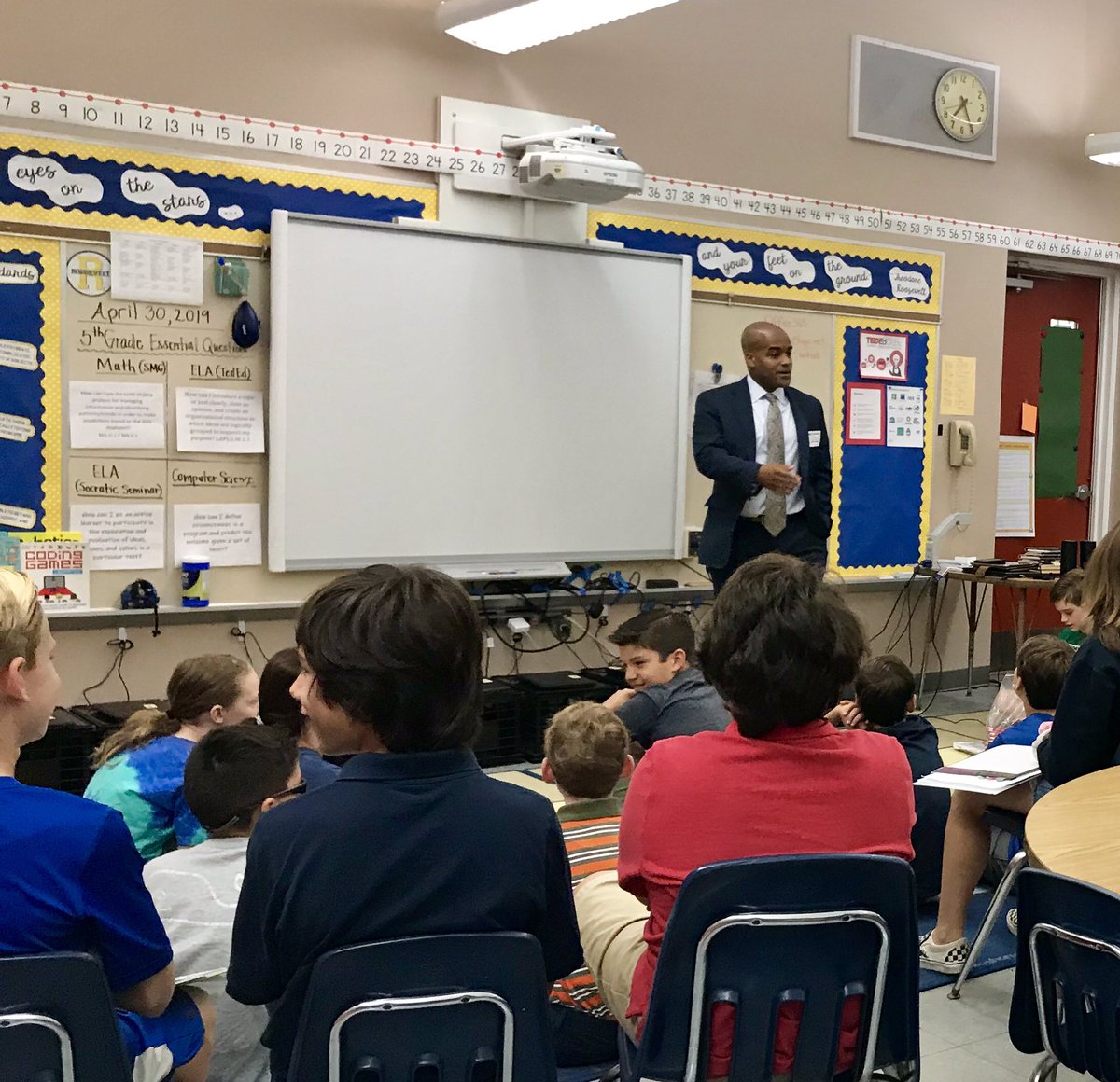 thomp6j's tweet photo. Thank you to our guest speaker @MaxOligario for sharing your economics and financial expertise today! #Gifted_HCPS @RooseveltAgp https://t.co/PkAgFBa96m