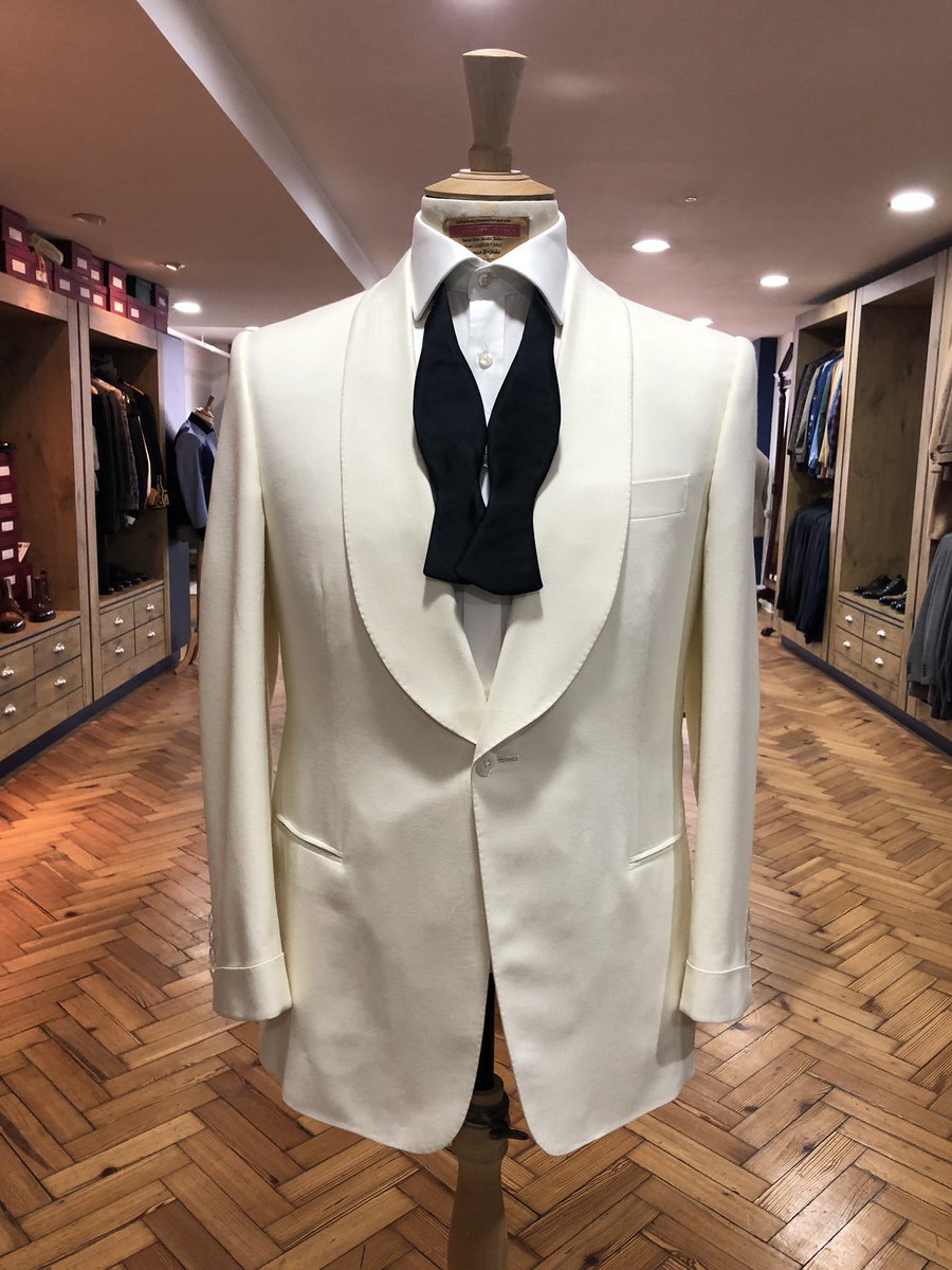 softtailoring's tweet image. White barathea shawl collar DJ #savilerow #stevenhitchcock #dinnerjacket