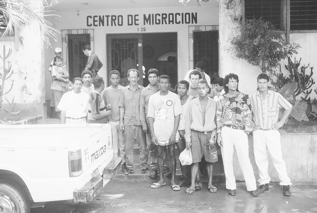 CinMorAleja's tweet image. Hace unos meses, en un taller con @CarolinaRobino, editora de @bbcmundo me surgió la idea de hacer este reportaje. La reportería fue larga, pero aquí va el resultado.//Cuando los colombianos éramos los mayores migrantes de Suramérica (y éramos rechazados) eltiempo.com/mundo/venezuel…