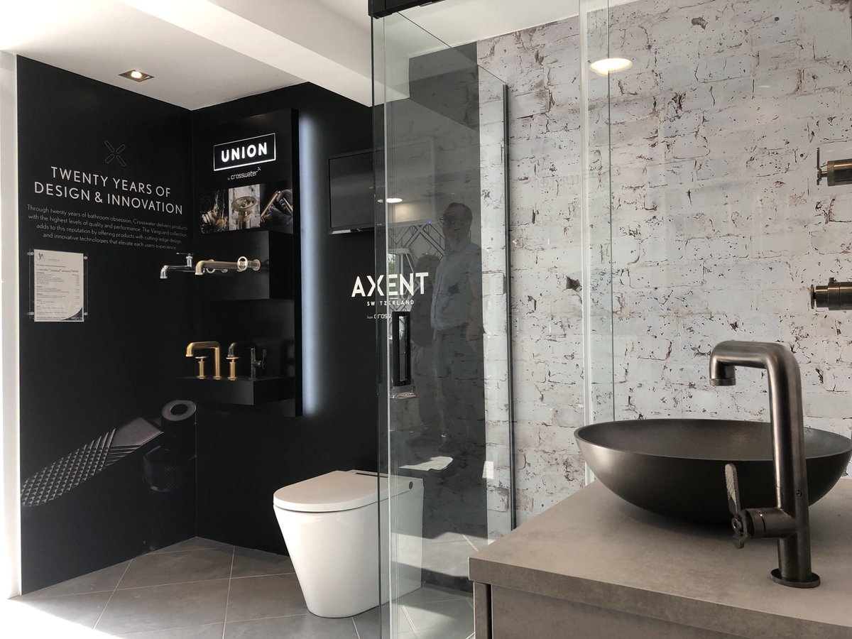 ImageDesignsol1's tweet image. Within two days we removed all
Product from the existing area, re lined all the walls and wallpapered, re-wired for new electrical feeds and fitted all new product plus had time to do the showroom a few favours and fit additional product! Thanks to John Nicholls #KitchensandBaths