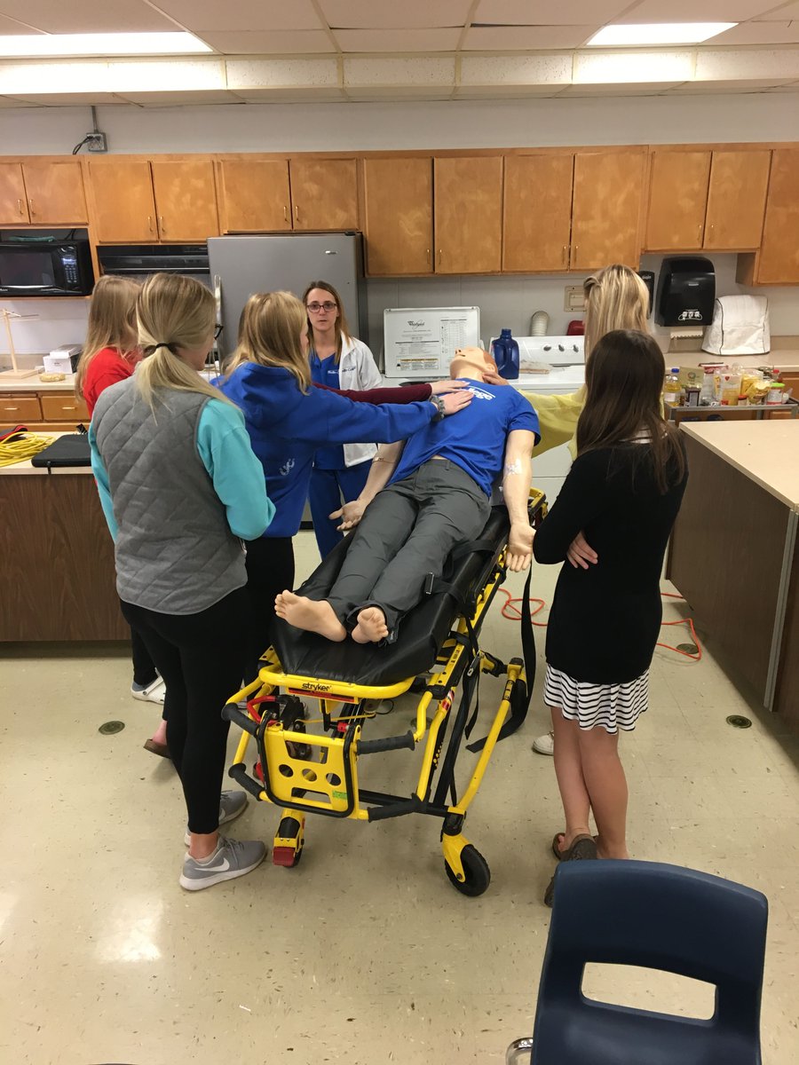 bellincollege's tweet photo. Our Mobile Hands on Healthcare team was at Sevastopol this morning! #bellincollege #handsonhealthcare #nursingstudents https://t.co/f24X2FKWKV