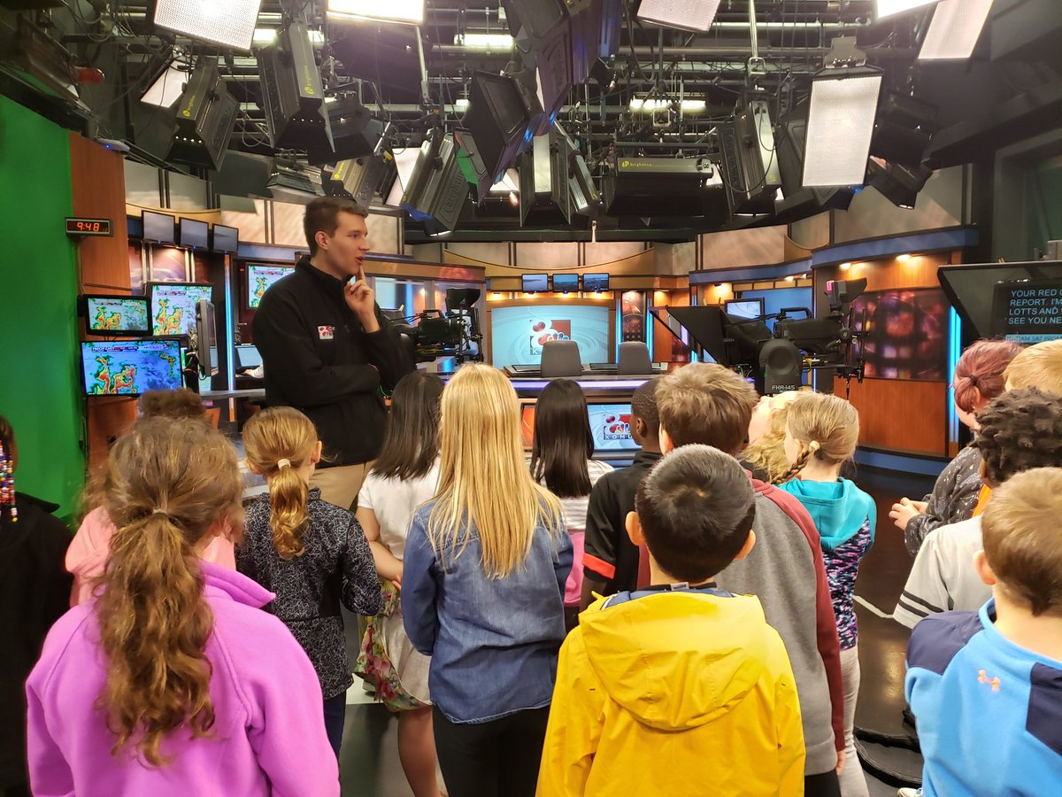 TeamGruber's tweet photo. Team J toured KOMU Studios this morning! We learned all about what happens behind the scenes in a newscast and even watched a meteorologist film a weather promo! https://t.co/Apz4NylO0o