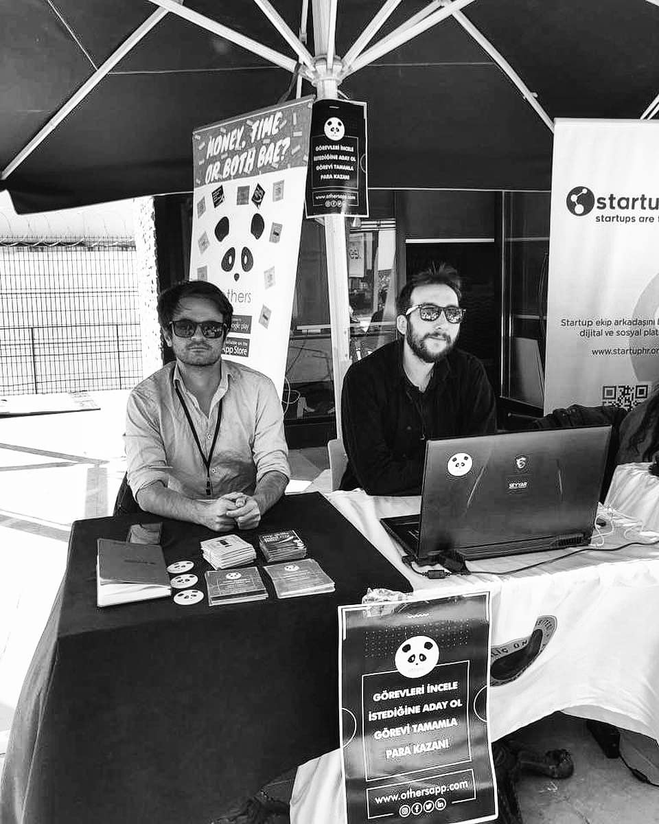 seyyartasarimci's tweet photo. Haliç Üniversitesi - FestUP etkinliği. 🐼

#othersapp #others #startup #girişimci #hugip #festup #haliçüniversitesi https://t.co/uLFvG6mR1c