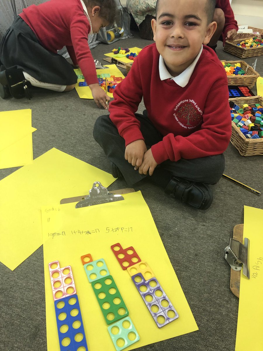 HIAMissGaskell's tweet photo. Lots of super maths learning today π±π± making / showing 17 with different resources π1οΈβ£7οΈβ£ #mathseyfs #numberoftheweek https://t.co/BSPbQTYnEb