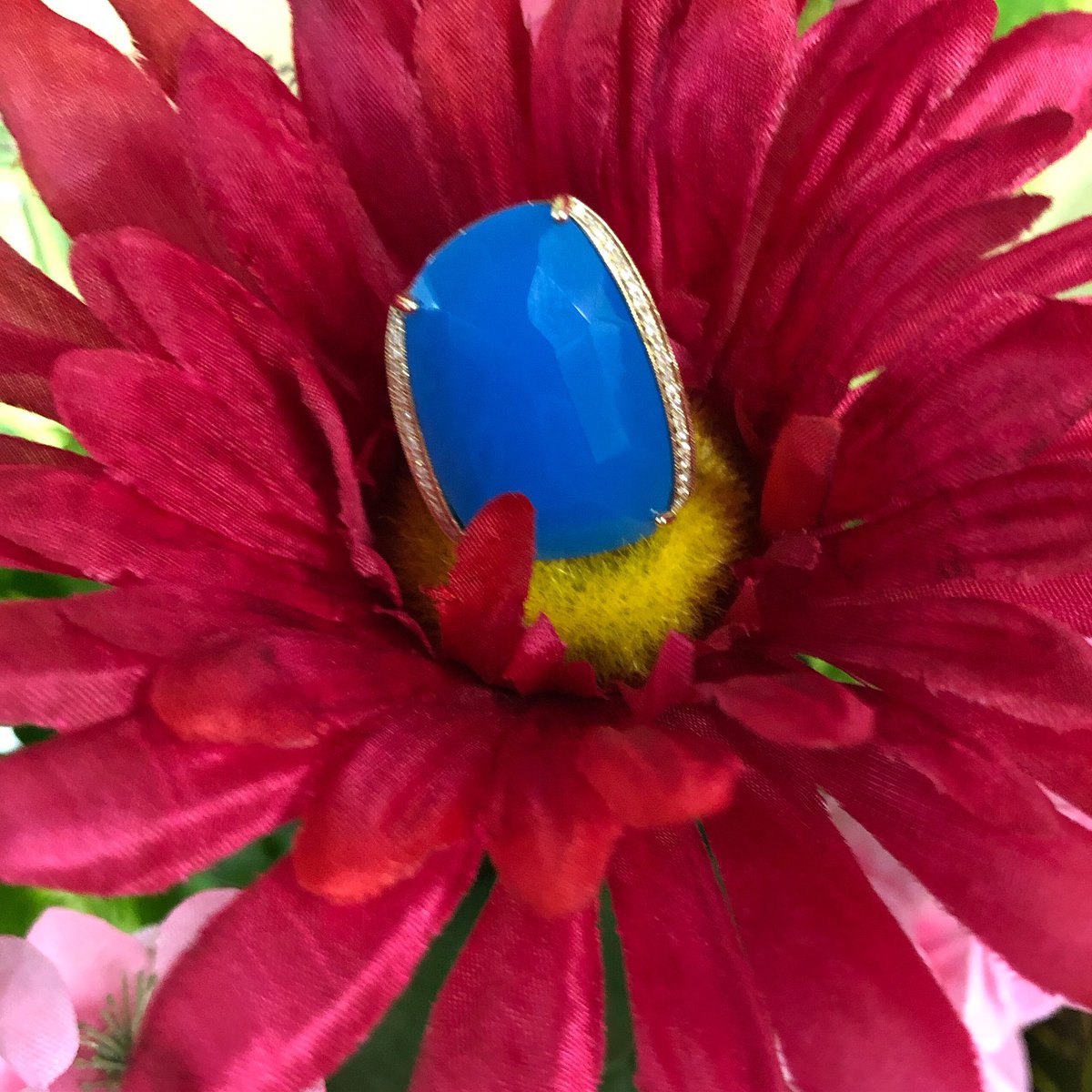 vaughans_1949's tweet photo. Don’t leave her feeling blue this Mother’s Day! Shop this beautiful blue agate and diamond ring in 14KY ring, now 50% off! 💍 #blueagatering #JOTD #Sale #mothersdayjewelry #instajewelry #jewelrygram #blueagate #mothersdaysale #FineJewelry #discountedjewelry #localchallenge https://t.co/DKttu9sMRJ