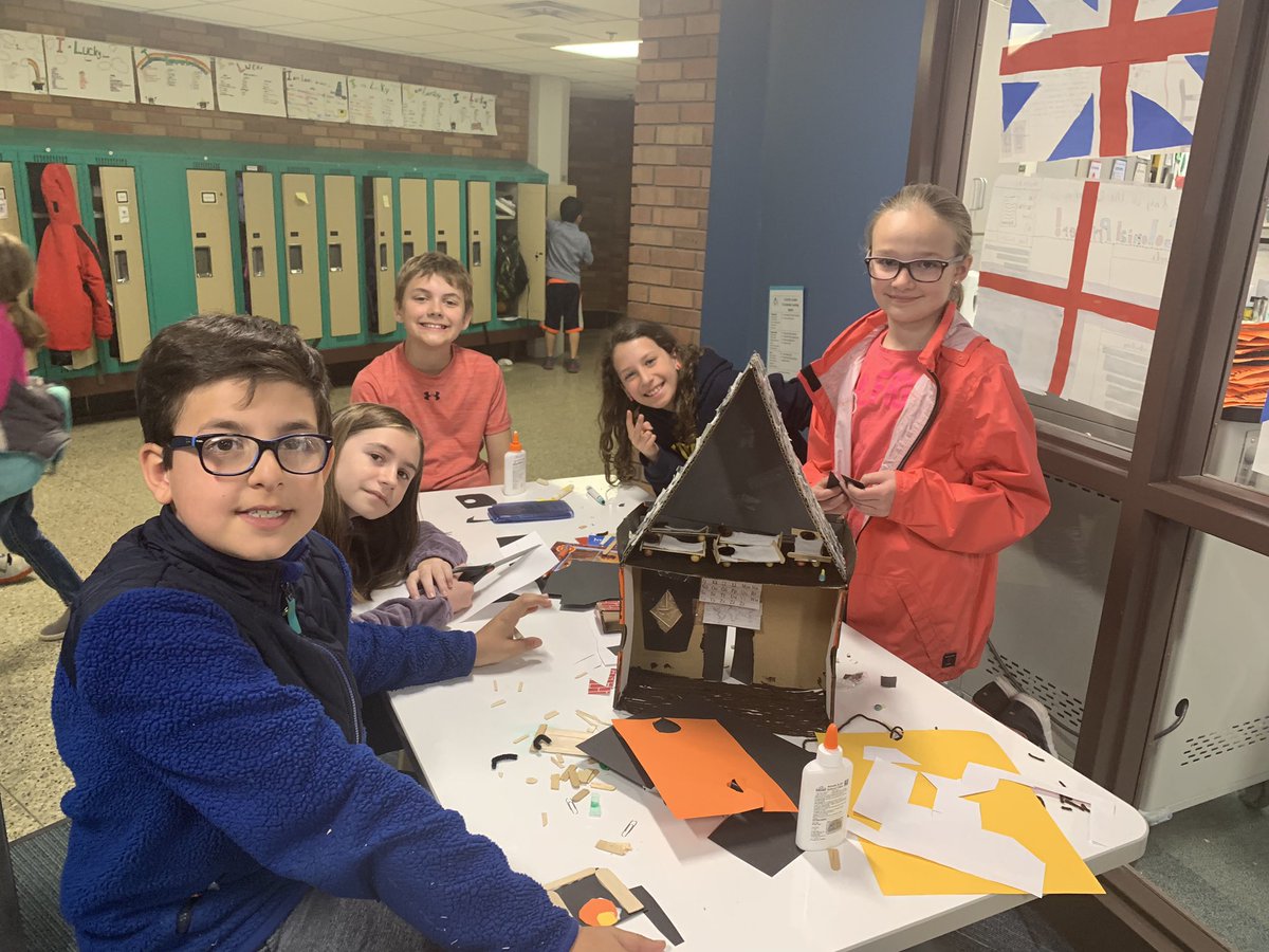 CavKidsTweet's tweet photo. #colonialBoston https://t.co/0bhBgH3HIx