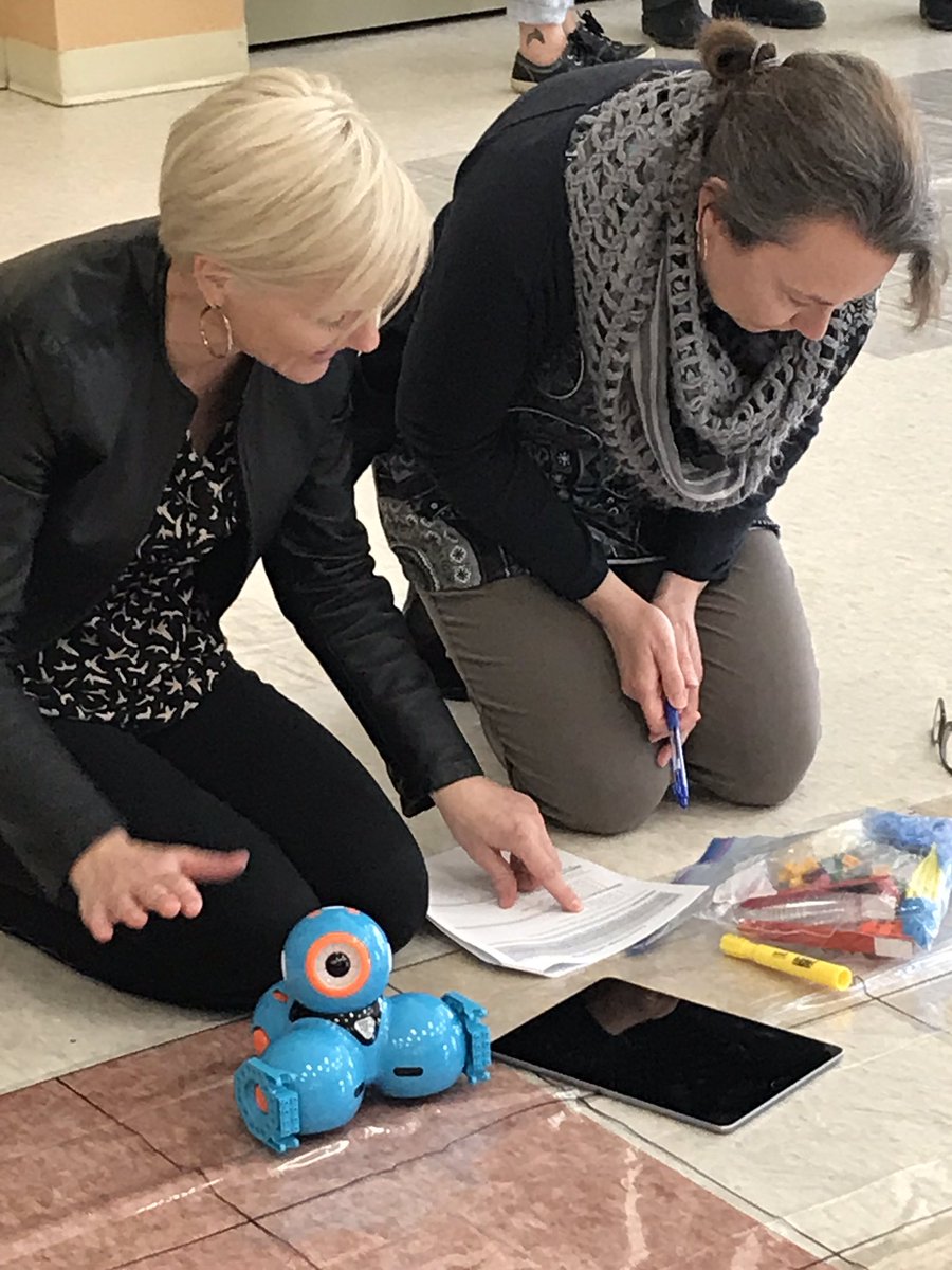 JenMcMaster1's tweet image. Great day of coding with UCDSB. @UCDSB @jodiebarrett_  #ucdsbmath