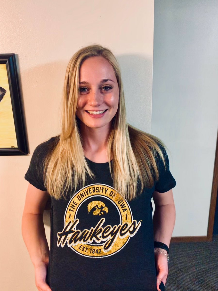 Congratulations to graduating captain Kenzie Finnegan accepting a seat as a PhD Candidate at the University of Iowa for Applied Mathematics!

We are so proud of you. Thank you for all you have done for #SimpCoWoSo! #RollStorm #GoHawks
