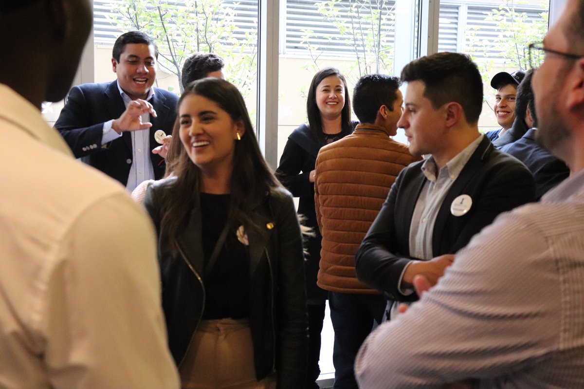 fratco's tweet photo. Un poco de nuestro ultimo ‘Fratco Meeting’ con Carlos Enrique Rodriguez, Director de la @RevistaDinero y Laura Negron, una emprendedora exitosa. Esto hacemos, ¡transferimos conocimientos, colaboramos y conectamos! https://t.co/aPd9ls0DYI