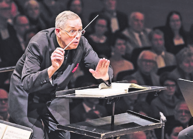 STMediaCH's tweet photo. Weinseligkeit &amp; Klassikklänge! Eine - fast - unschlagbare Kombination! 
Douglas Bostock, Chefdirigent argovia philharmonic, präsentiert die Weinsymphonie! Ein Wechselspiel von klassischer Musik, Wein &amp;  kulinarischem Genuss!  3.5.19.
@argoviaphil
https://t.co/cvYxjp1O28 https://t.co/o7DNnJlVPm