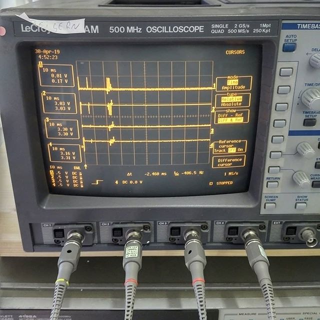 tamhanna's tweet image. Had to test how fast the #raspberrypi3modelb is when updating an #ssd1351 #oleddisplay via the #spibus. Looks like the #framebuffer is small enough to transfer it comfortably, even as the #framerates get higher. The two top traces on the…
📸 instagram.com/p/Bw4sPagFT1d/