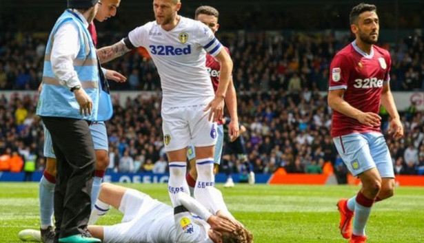 BBCSport's tweet photo. Leeds United striker Patrick Bamford has been charged with "successful deception of a match official" by the FA.

Full story ➡ https://t.co/eoS10q6E53 #LUFC #bbcfootball https://t.co/9cqd65B7sl
