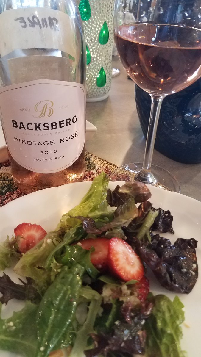 jcampwine1's tweet photo. #ThinkPink this weekend for the Kentucky Derby and beyond!
https://t.co/OMirkB3jSR https://t.co/pRHdC6un2e