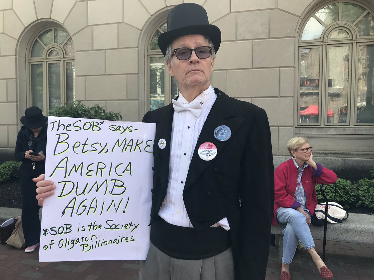 TuesdaysToomey's tweet photo. SOB is mad! #TuesdayswithToomey is ready to go! 12:20p @sentoomey! #SafeSchools #TransRights #CounselorsNotCops #TuesdayswithToomey #RealPA #NoDevos #TuesdayThoughts #MarchForOurLives @toomeymemes @KeystoneProgres https://t.co/cDUSsJ4kmE