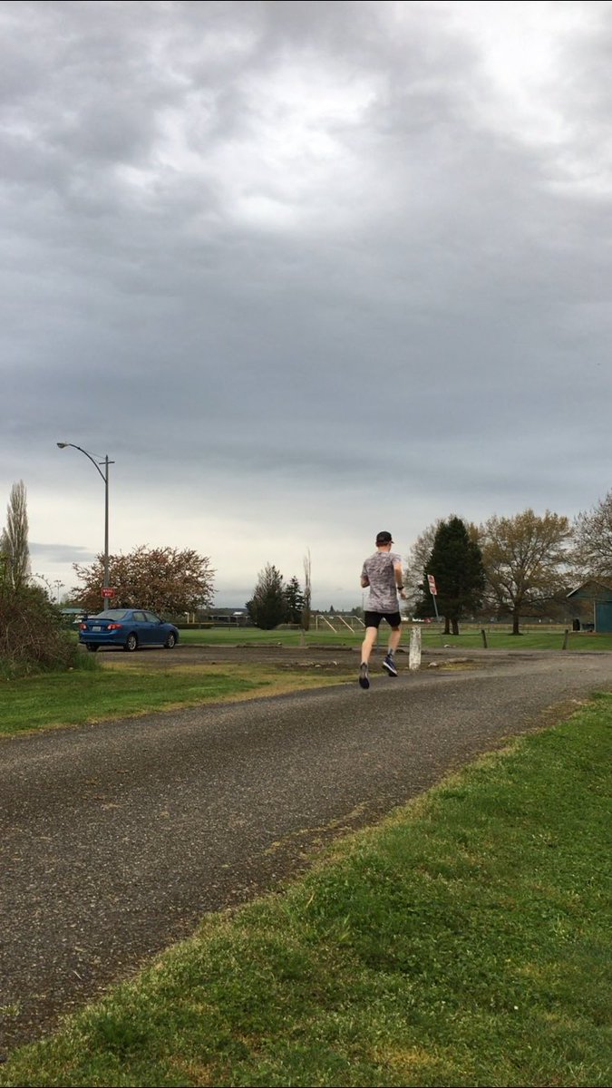 romankirkov's tweet photo. Today’s workout: 2 mile warm up, 8x3 on, 1 off, 4x30 seconds, and 2 mile cool down. Keeping things smooth and in control. #ultimooktc #running #marathontraining #nike https://t.co/c09WjfkQjL