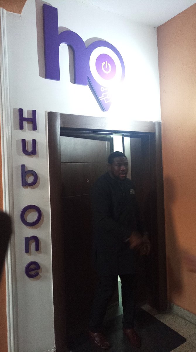 NdyeAbsaGningue's tweet photo. #PASSION_INCUBATOR #HUB_One où lorsque qu'une banque collabore avec un Incubateur = Hub One. Modèle très interessant...ou lorsqu'un co working Space abrite un incubateur #Leadspace #InnovationLab #FAPAfunds #LAGOS https://t.co/0EYniuLWiU