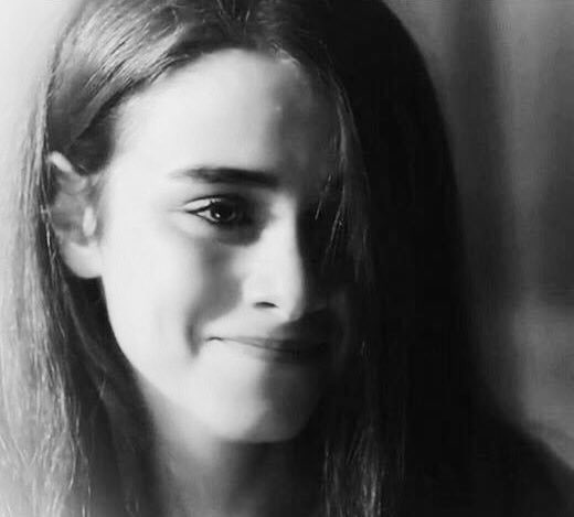 Şu çivisi çıkmış dünya belki de bize göre değildi 🥀 #melek #ilaydaalişan #çukur