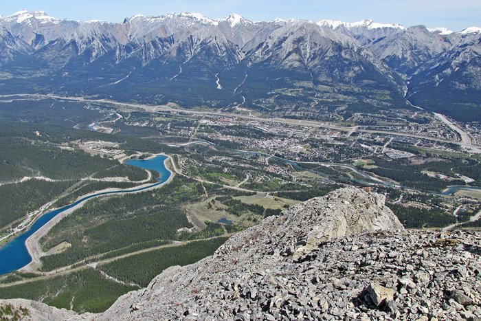 There are endless things to do (and eat) in the Bow Valley this week! If you haven't yet, check out the Uncorked menu offerings and plan out your dining adventures! canmoreuncorked.com/restaurants