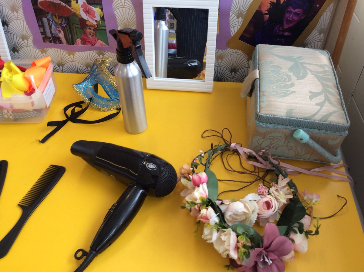 Acoyle2010's tweet photo. @EYFSHempland ‘opening night’ in our new ‘theatre dressing room’ starts tomorrow. We have lots of budding performers, hair stylists, costume designers and make up artists eagerly waiting in the wings! https://t.co/T5f8S0uWjd