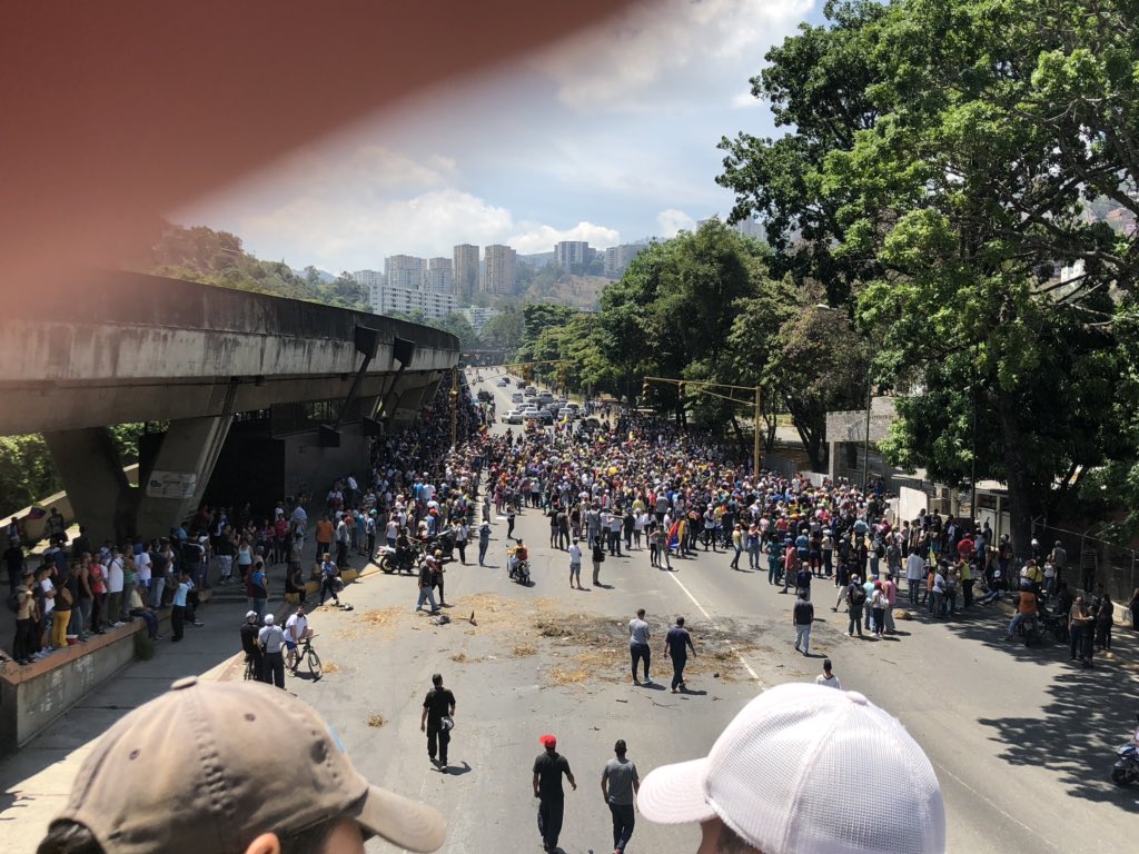 soycarmenmoreno's tweet image. El pueblo activo en #Caricuao apoyando el #cesedelausurpacion @jguaido @leopoldolopez @Caricuaoactivo