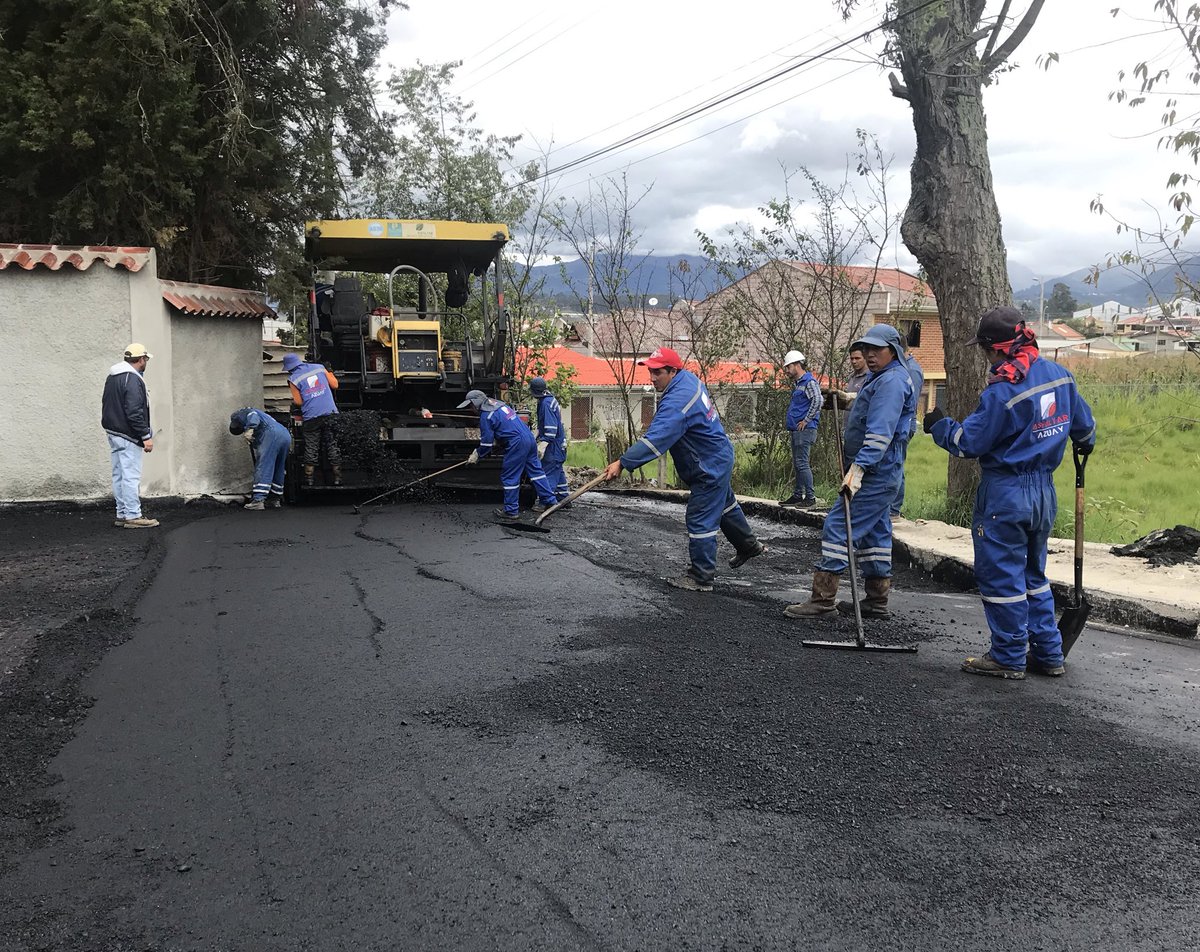 ¡Vamos por buen camino! 🚘

Con nuestro programa “Mi Contribución, Mi Vía” seguimos asfaltando las calles de la parroquia Ricaurte. Junto a <a href="/AzuayPrefectura/">Prefectura del Azuay</a> mejoramos la vialidad de la provincia.