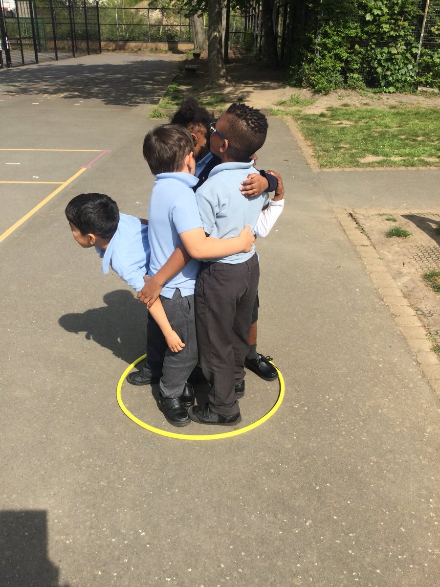Christchurchsw9's tweet photo. Year 2 practised their cooperation and teamwork skills in Outdoor Learning today ! #outdoorlearning #floodgame https://t.co/3D6pyXPISo