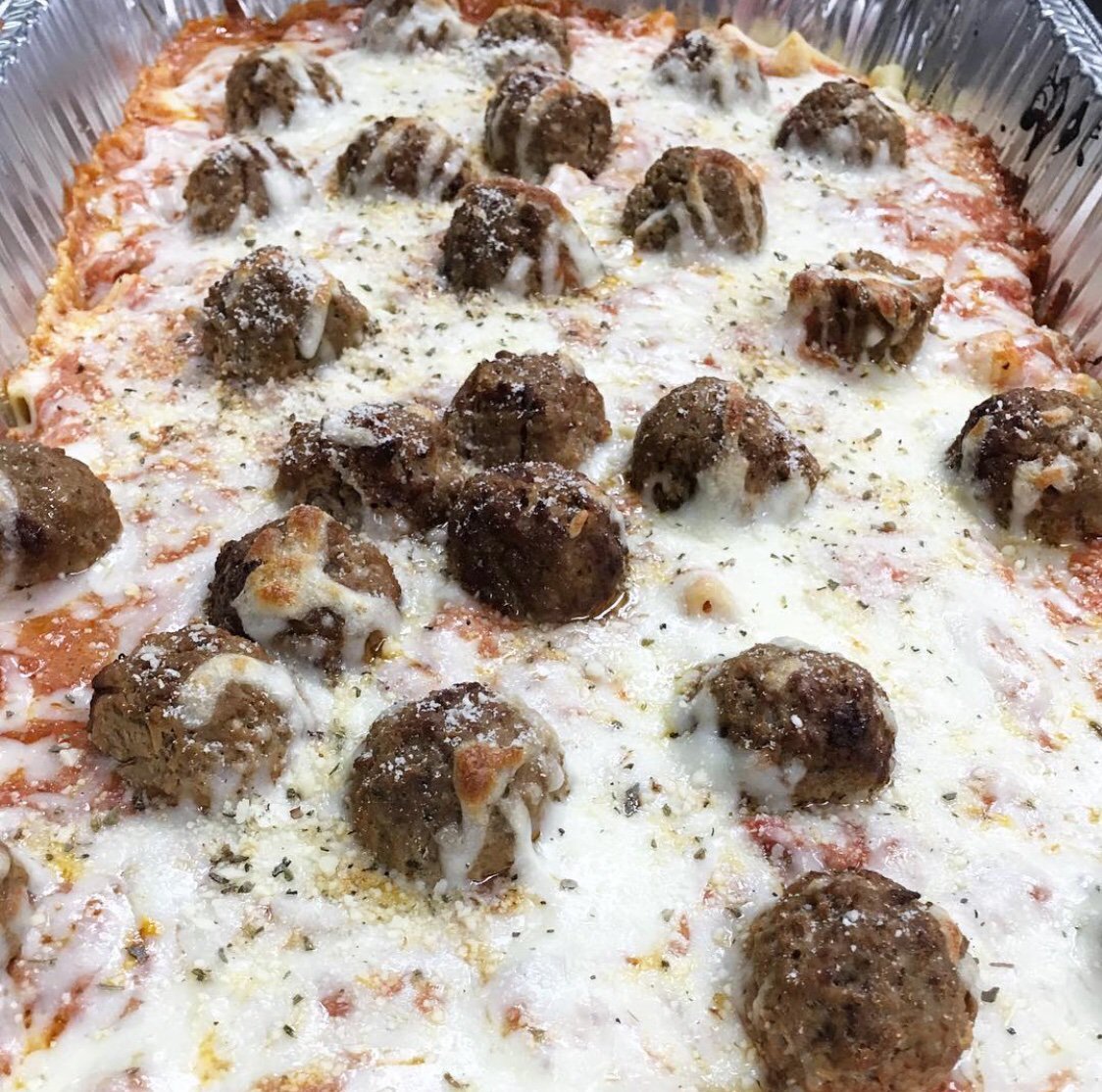 Panichellis_Piz's tweet photo. Baked Ziti with meatballs heading out the door for a catering order 🤤

https://t.co/0IcWJehRUk

#bakedziti #meatballs  #newberncatering #riverbendnc #panichellispizzeria https://t.co/PZBqyya83g