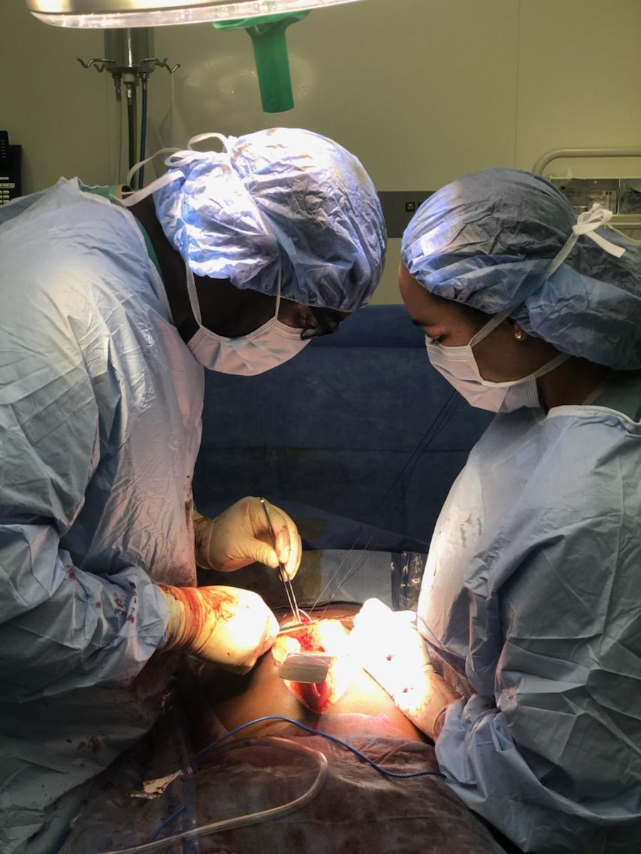 AWilliams_MD's tweet photo. Continuing on the momentum of #SBAS2019, @JustinHunterMD1 and I are doing what we do best! @societyofBAS #TraumaSurgery #ILookLikeASurgeon #ThankfulForStepstools https://t.co/2MB3LRbSld