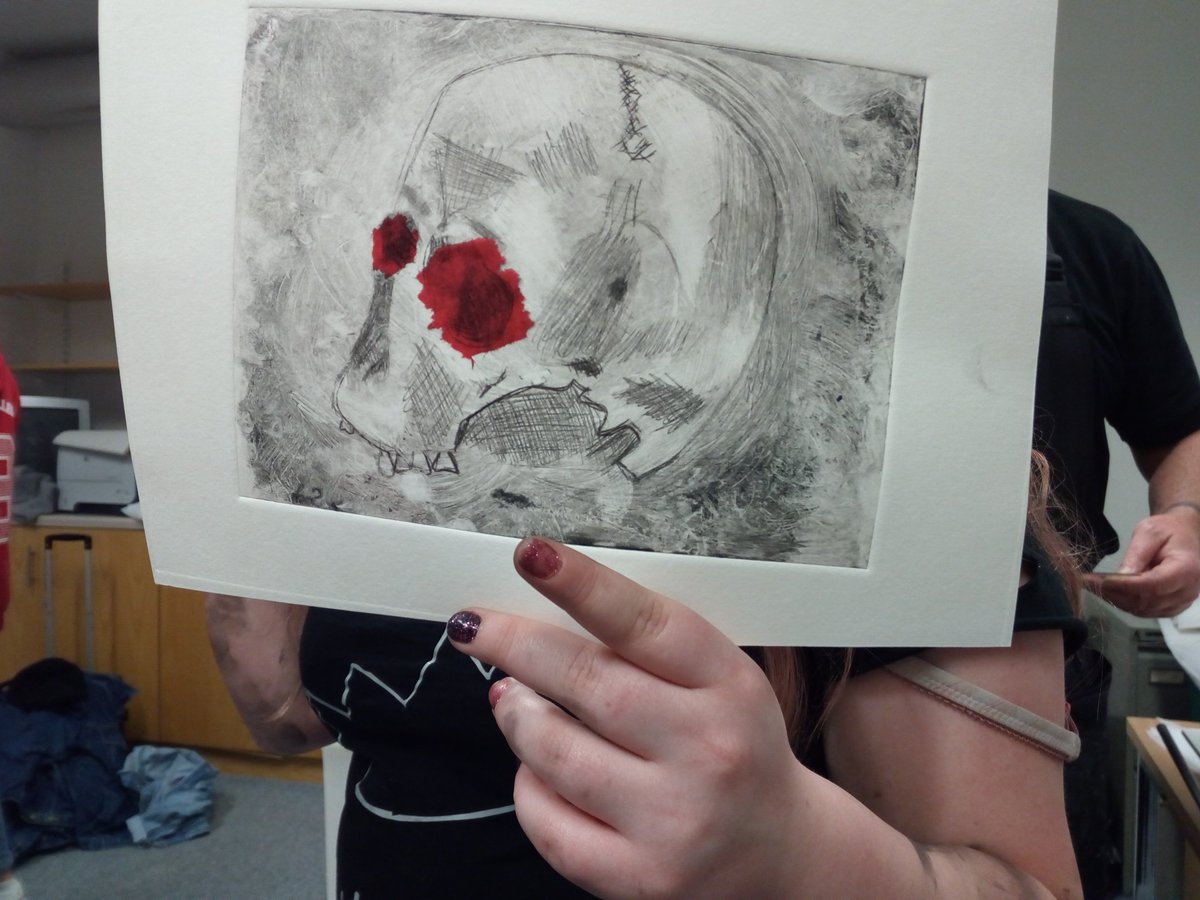 workshopmakes's tweet image. Had the pleasure of teaching #drypoint #printmaking to VERY talented Malone College students today. They were inspired by the #Leonardo500 exhibition &amp;amp; their prints blew my socks off! Thumbs up to #creative #education!  Thanks for having us @UlsterMuseum