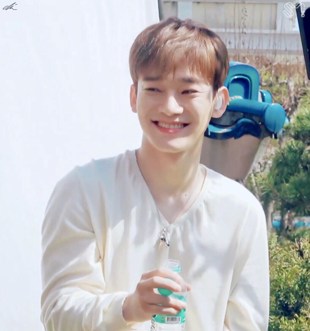 Pikuchen's tweet photo. Jongdae's smile is so cute and sweet , the way his eyes turn into crescent moon slowly then he squeeze them shut and smiles is so pure and beautiful  😭💗

#BBMAsTopSociaI EXO 
@weareoneEXO https://t.co/ukfhElTRno