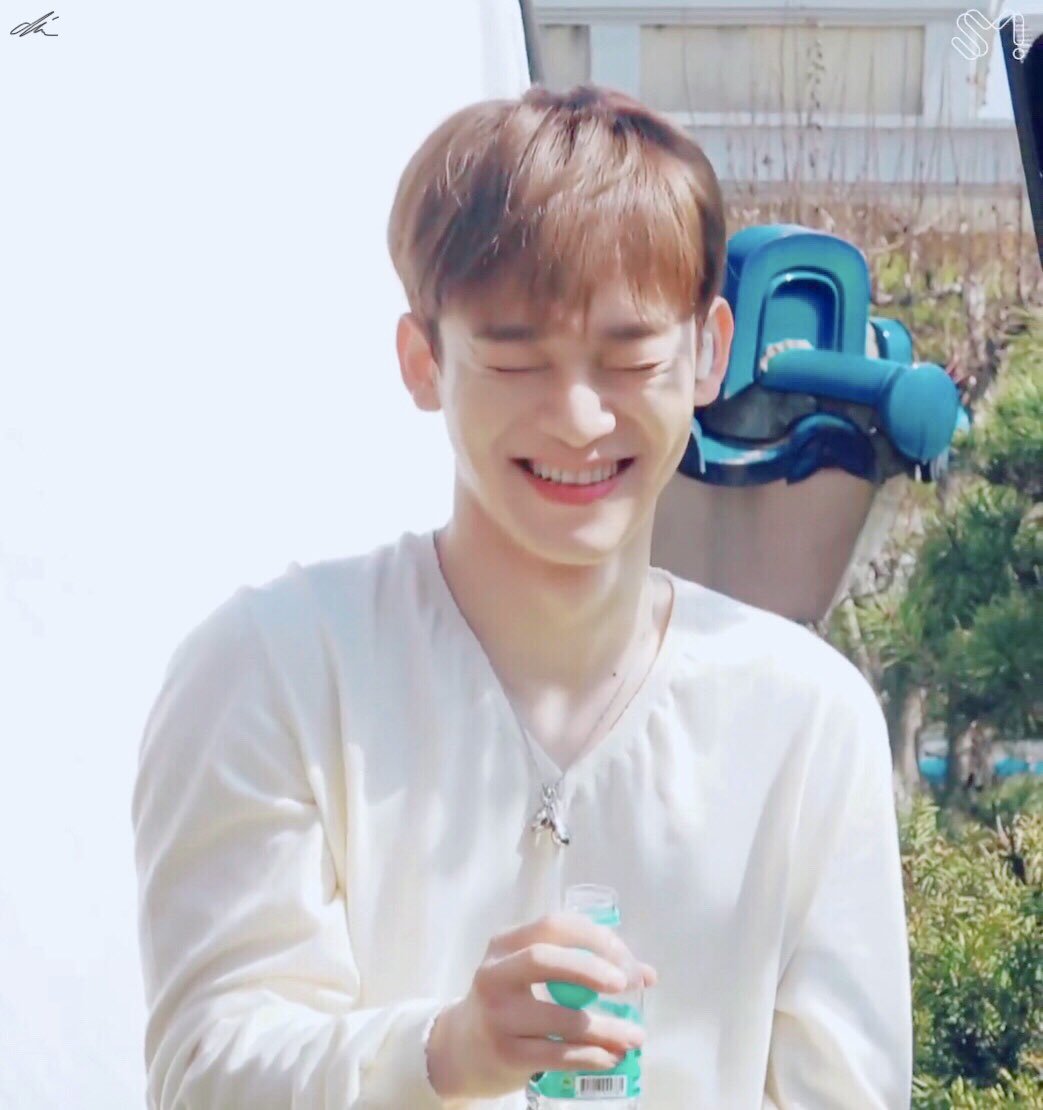 Pikuchen's tweet photo. Jongdae's smile is so cute and sweet , the way his eyes turn into crescent moon slowly then he squeeze them shut and smiles is so pure and beautiful  😭💗

#BBMAsTopSociaI EXO 
@weareoneEXO https://t.co/ukfhElTRno