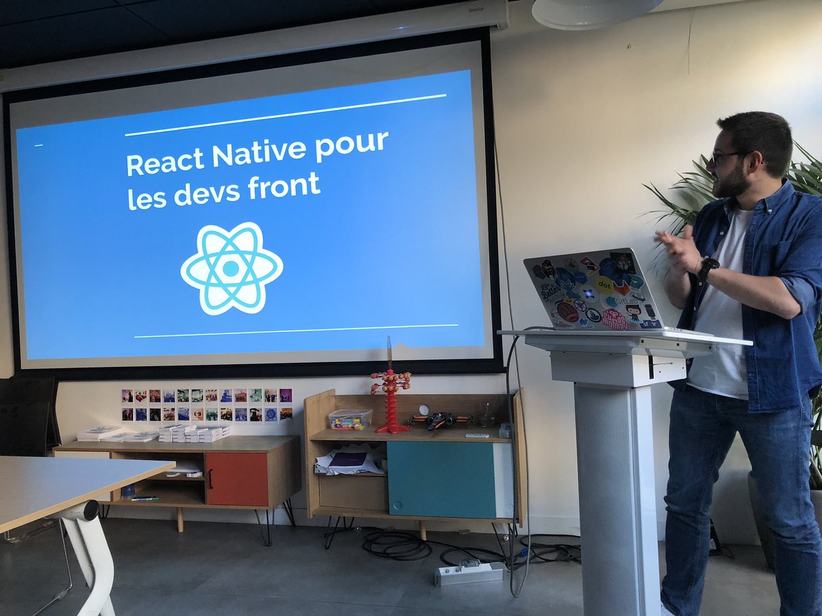 BouffeFront's tweet photo. Pour commencer cette soirée @rchanaud nous raconte son expérience sur React Native 📱 https://t.co/BqSsJZR7CP