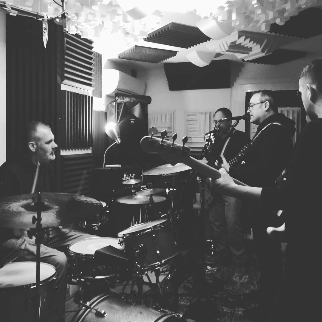 Si lavora e si fatica #workinprogress #soon #newmusic #newalbum #proveprovate  #senzabenza 
(p.c. la Anto)