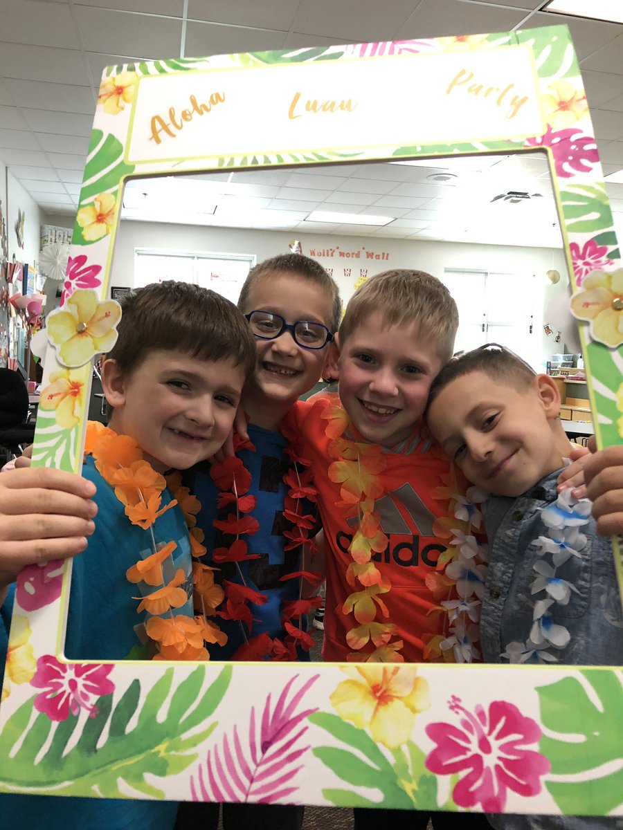 MrsOwenStars's tweet photo. We love Hawaiian Day!! Aren’t they so cute? #abccountdown #kindergartencuties @EdgewoodPrimary https://t.co/er7Tk1EZRM