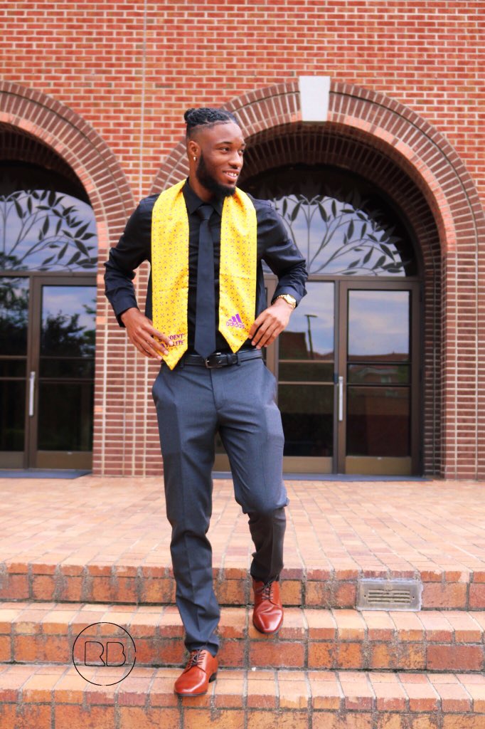 RBPhotography__'s tweet photo. 3 Days 🎓 https://t.co/1d4vgBHxuF