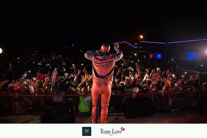 MaleboNthabi1's tweet photo. #26April2019🔥🔥🔥
#SweetandShortAlbumTourPotchefstroom💃💃💃🔥🔥
#KatlegoLounge💕
@casspernyovest✊😍Obuti o ntswenbu🔥🔥🔥🔥
Take me back to this night😭😭😭💕💕💕💕 https://t.co/j9YKXTk3V5