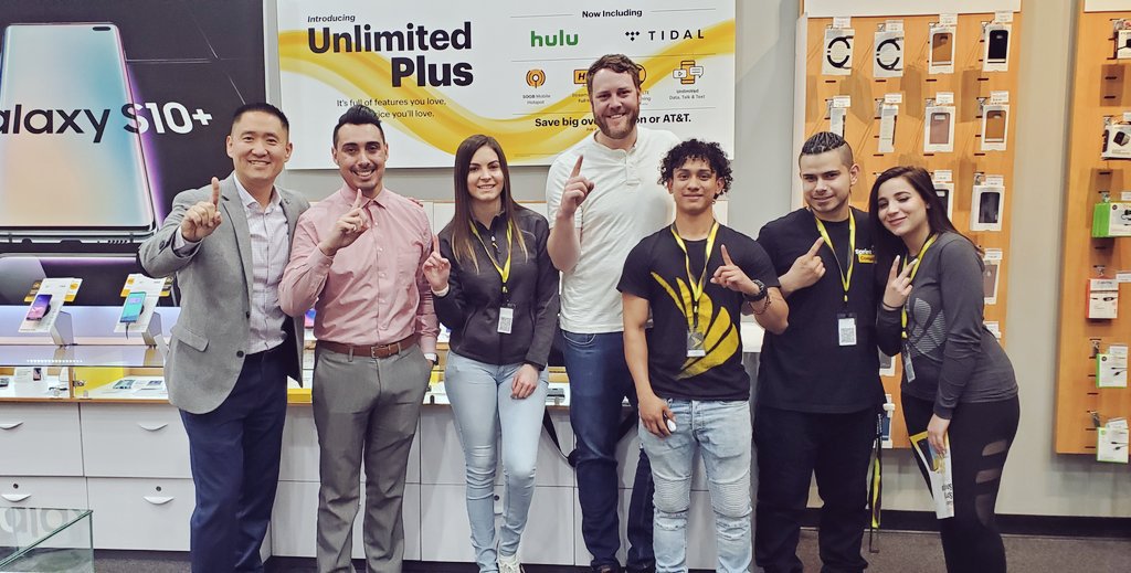 📢 Top store in Salt Lake City! Breaking all #Utah records! Perfect #CustomerExperience scores hence the stellar sales results! Store manager Angel, Katia, Gerrado, &amp; Fatima 👍👍🥰

Manaical #DM Gilbert
Amazing #AccountExecutive Scott

Follow them @ScottSprintUtah <a href="/GilbertSprint/">Gilbert Curiel</a>