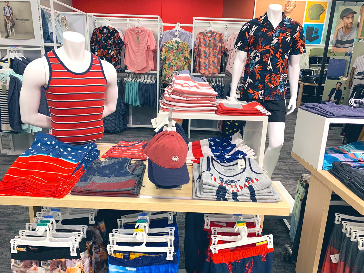 ChelseaEaves6's tweet photo. Here at Bowie Target our Mens and NIT sections are ready for summer! 
😎🍔🌭🇺🇸
#summerplease #MemorialDay #beachlife #TargetStyle https://t.co/9ocVpIex9R
