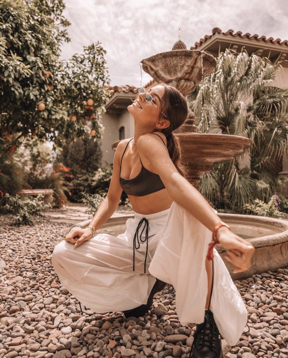 LittleFoxLine's tweet image. Come get it