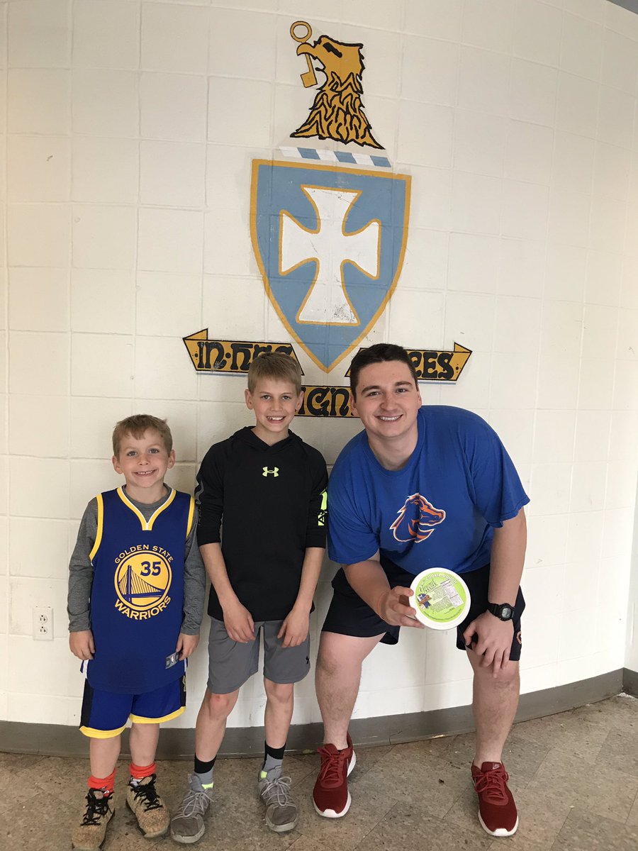 marcwelch1999's tweet photo. Many thanks to the brothers of @lambdachialphawc @wabashbeta @wabashsigs for supporting Sommer Elementary and being positive role models to our boys. @wabashcollegeifc  #livehumanely #positiveimpact @Go2Wabash https://t.co/wafx5T0mVr